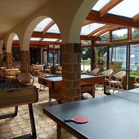 Logis La Rose Des Vents Otel Volvic Dış mekan fotoğraf