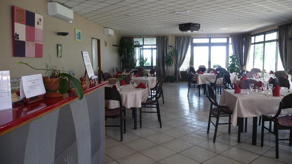 Logis La Rose Des Vents Otel Volvic Dış mekan fotoğraf
