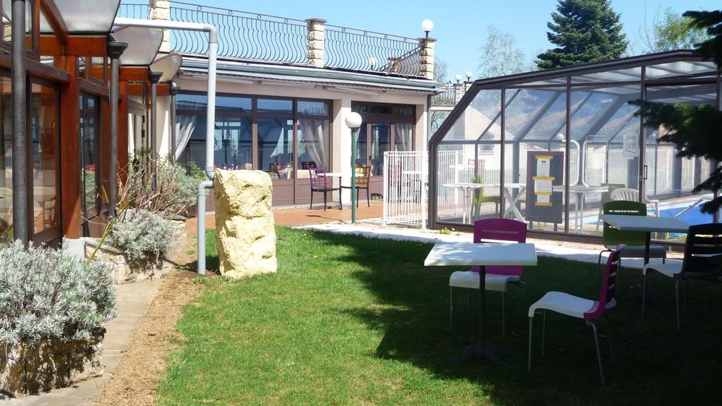 Logis La Rose Des Vents Otel Volvic Dış mekan fotoğraf