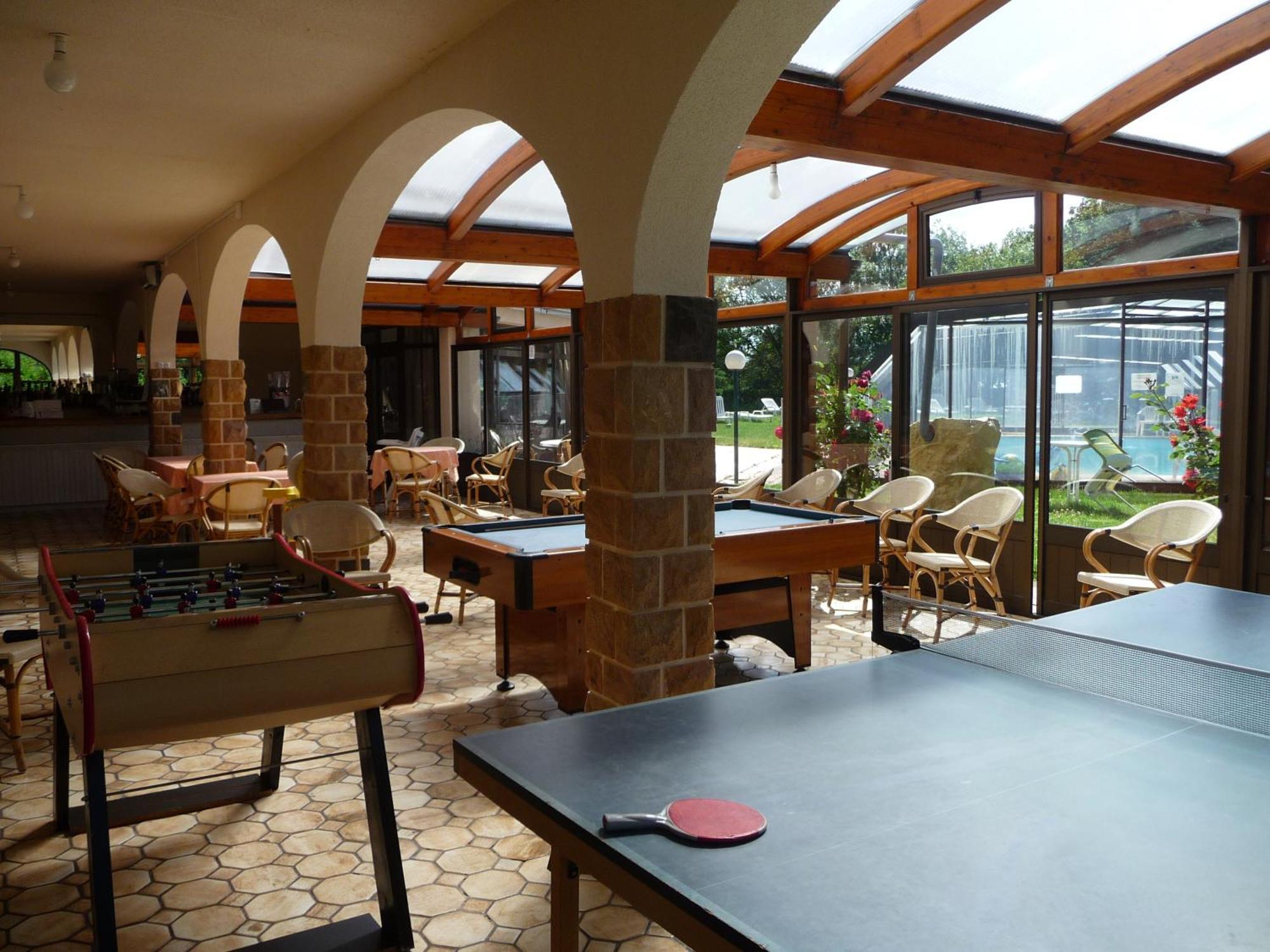Logis La Rose Des Vents Otel Volvic Dış mekan fotoğraf