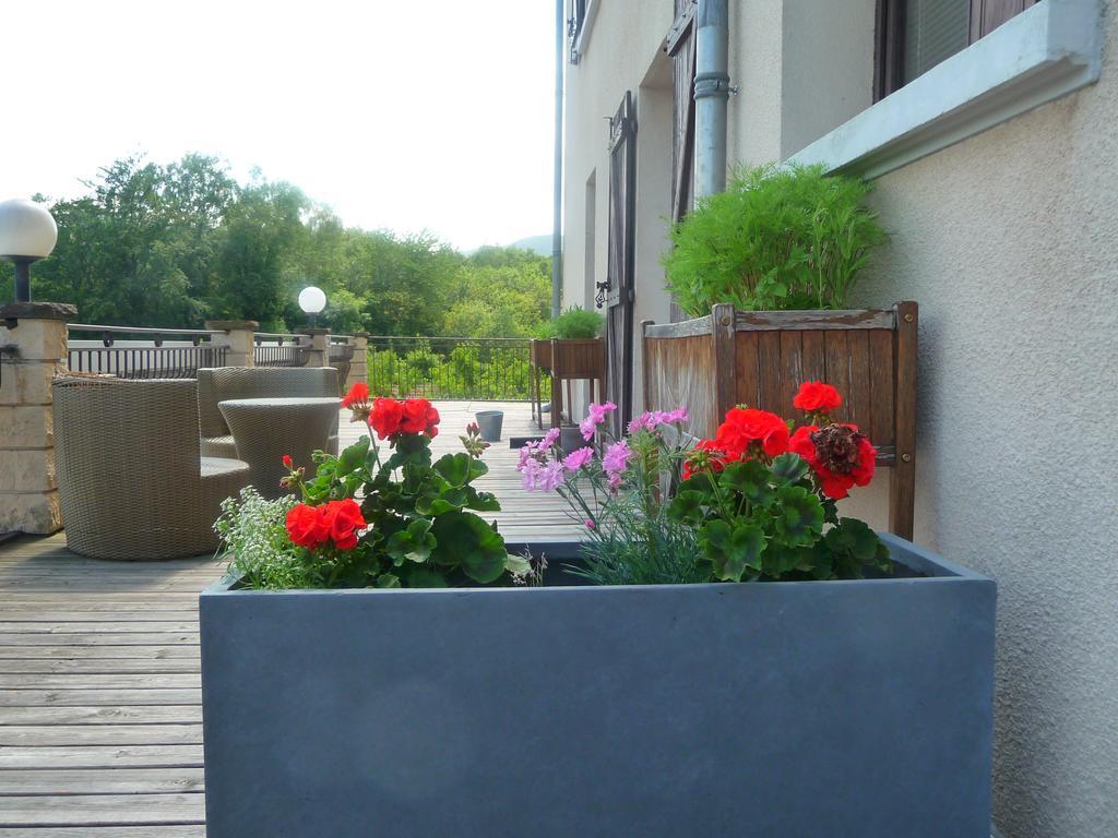 Logis La Rose Des Vents Otel Volvic Dış mekan fotoğraf