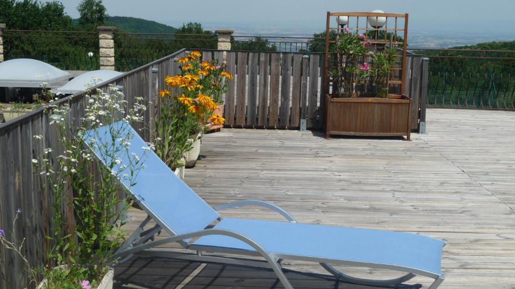 Logis La Rose Des Vents Otel Volvic Dış mekan fotoğraf