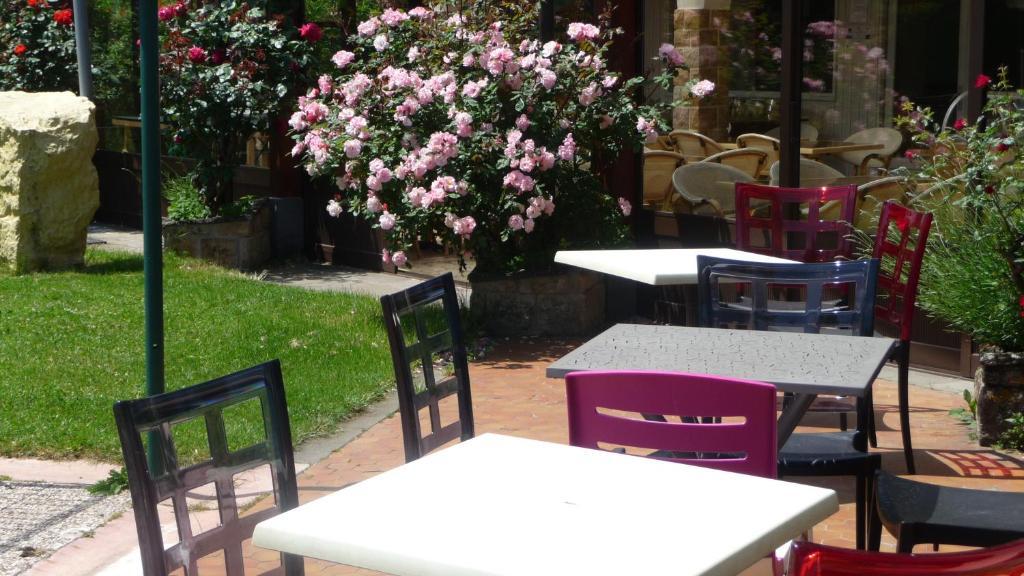 Logis La Rose Des Vents Otel Volvic Dış mekan fotoğraf