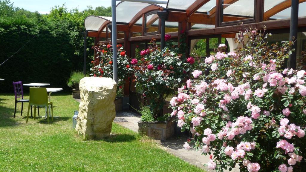 Logis La Rose Des Vents Otel Volvic Oda fotoğraf