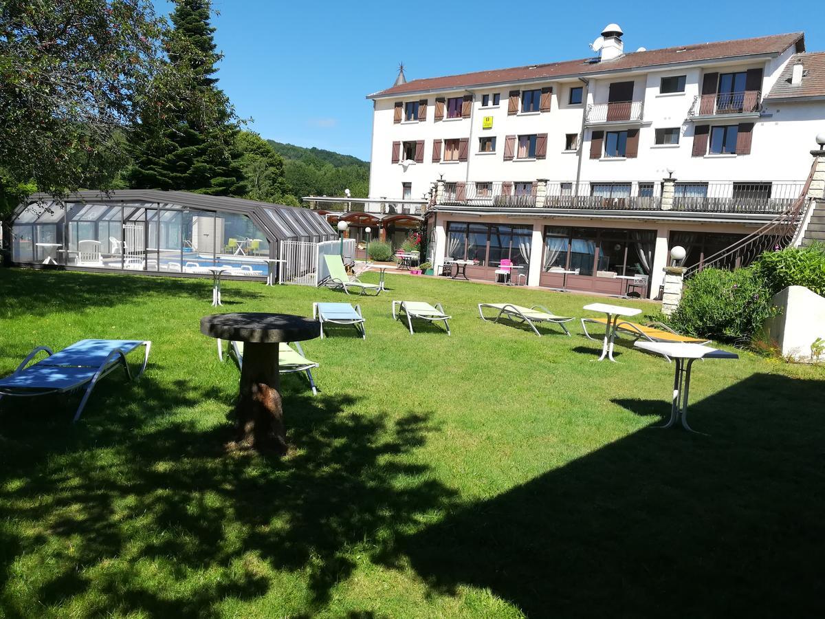 Logis La Rose Des Vents Otel Volvic Dış mekan fotoğraf