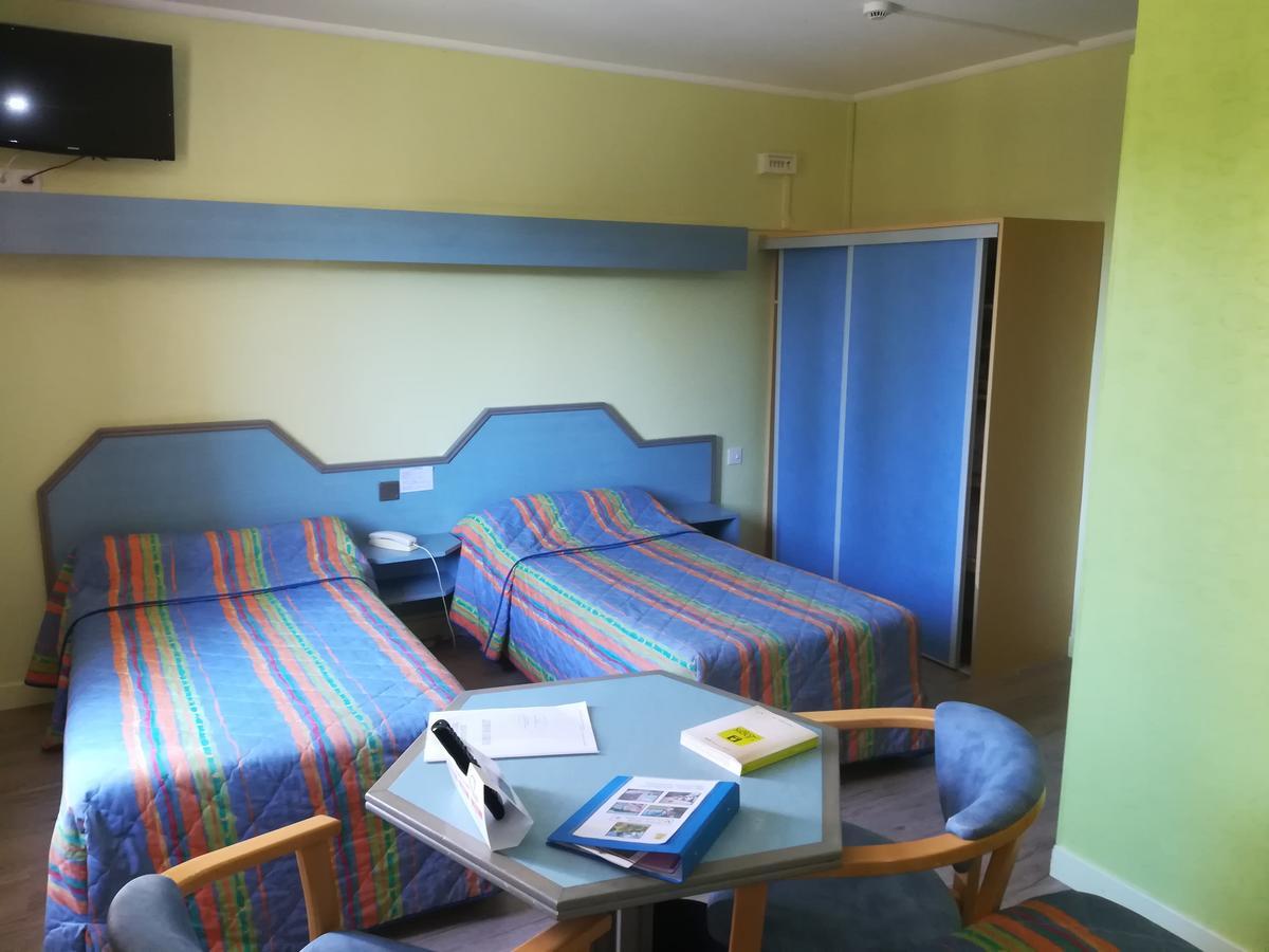 Logis La Rose Des Vents Otel Volvic Dış mekan fotoğraf