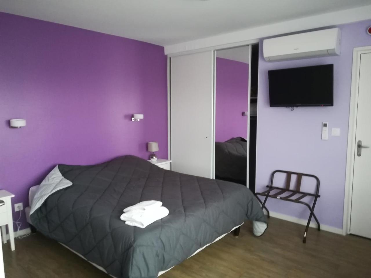 Logis La Rose Des Vents Otel Volvic Dış mekan fotoğraf