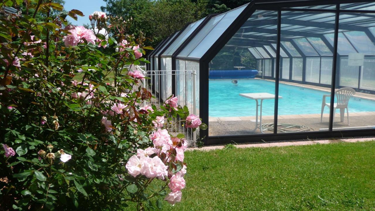 Logis La Rose Des Vents Otel Volvic Dış mekan fotoğraf